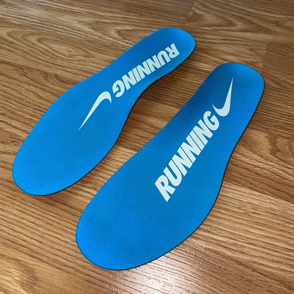 Nike Tennis Shoes - Picture 5 of 7